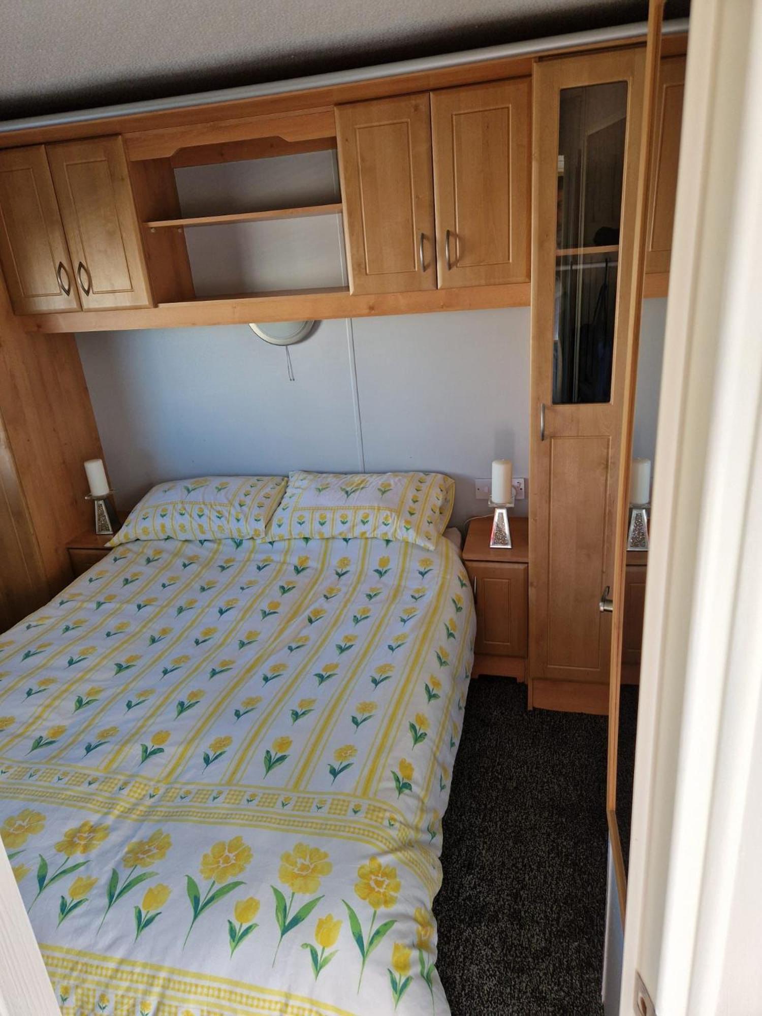 Browns Caravan Rentals, 4 Berth Caravan Silver Apartment *