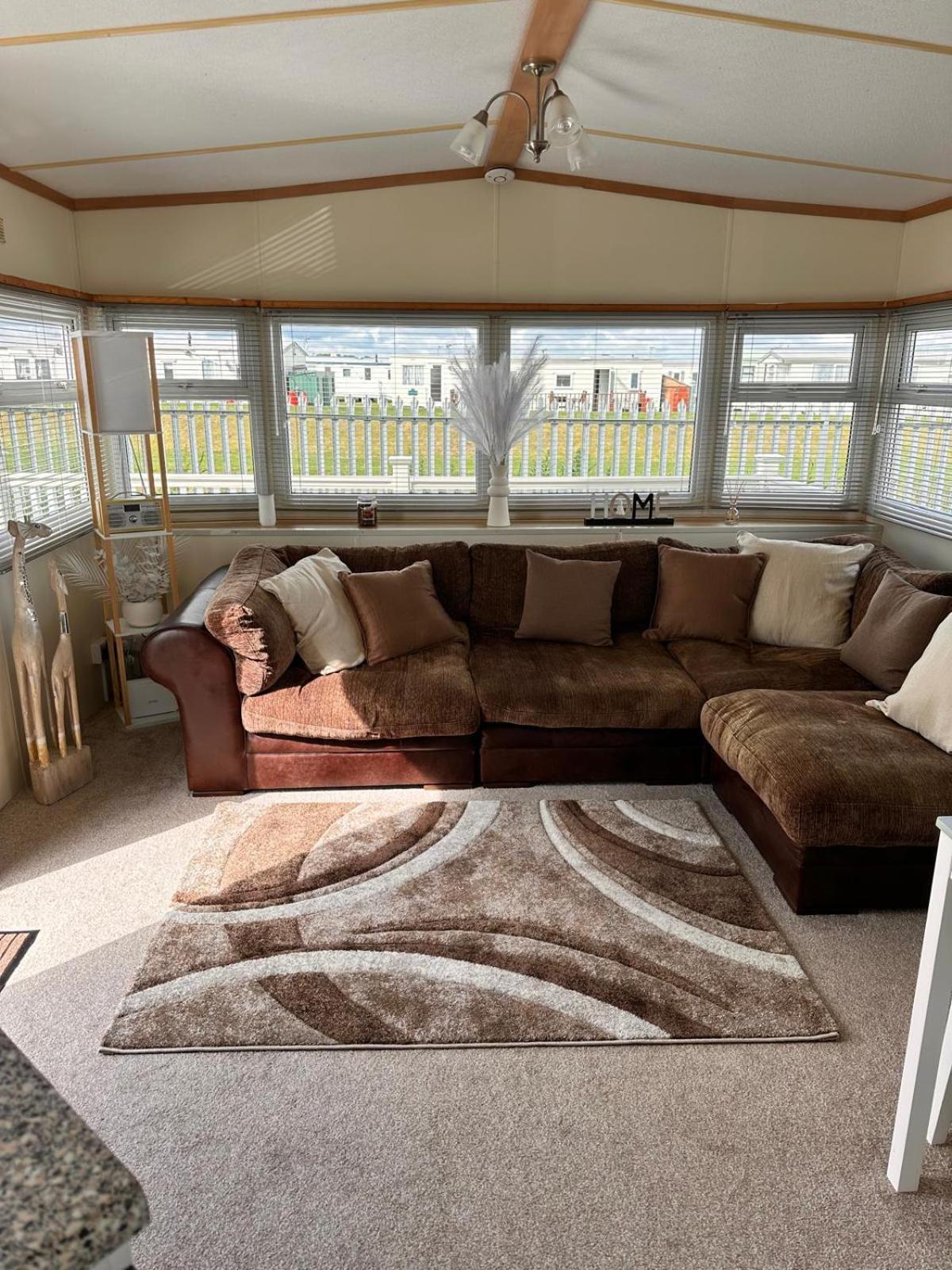 Browns Caravan Rentals, 4 Berth Caravan Silver
